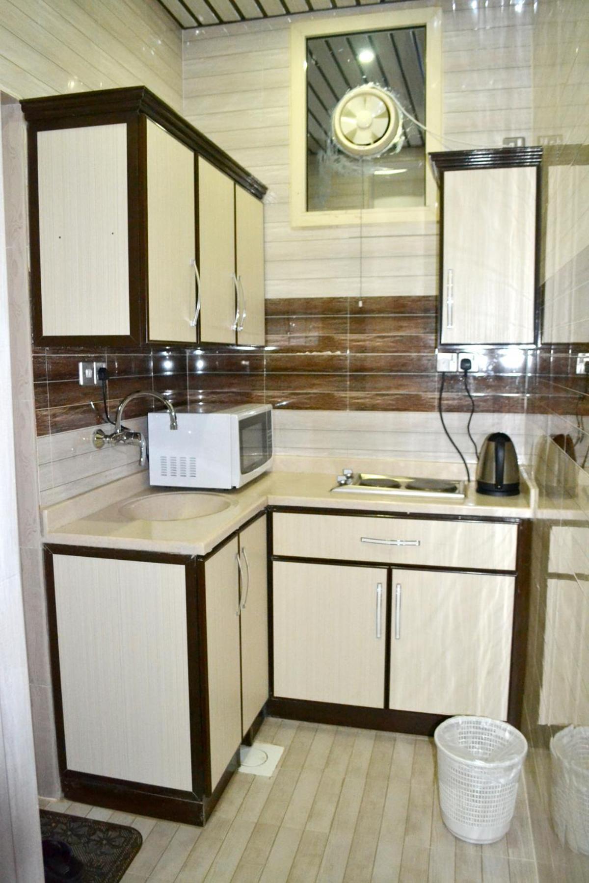 الخربوش للشقق المخدومة Hafar Al-Batin ภายนอก รูปภาพ