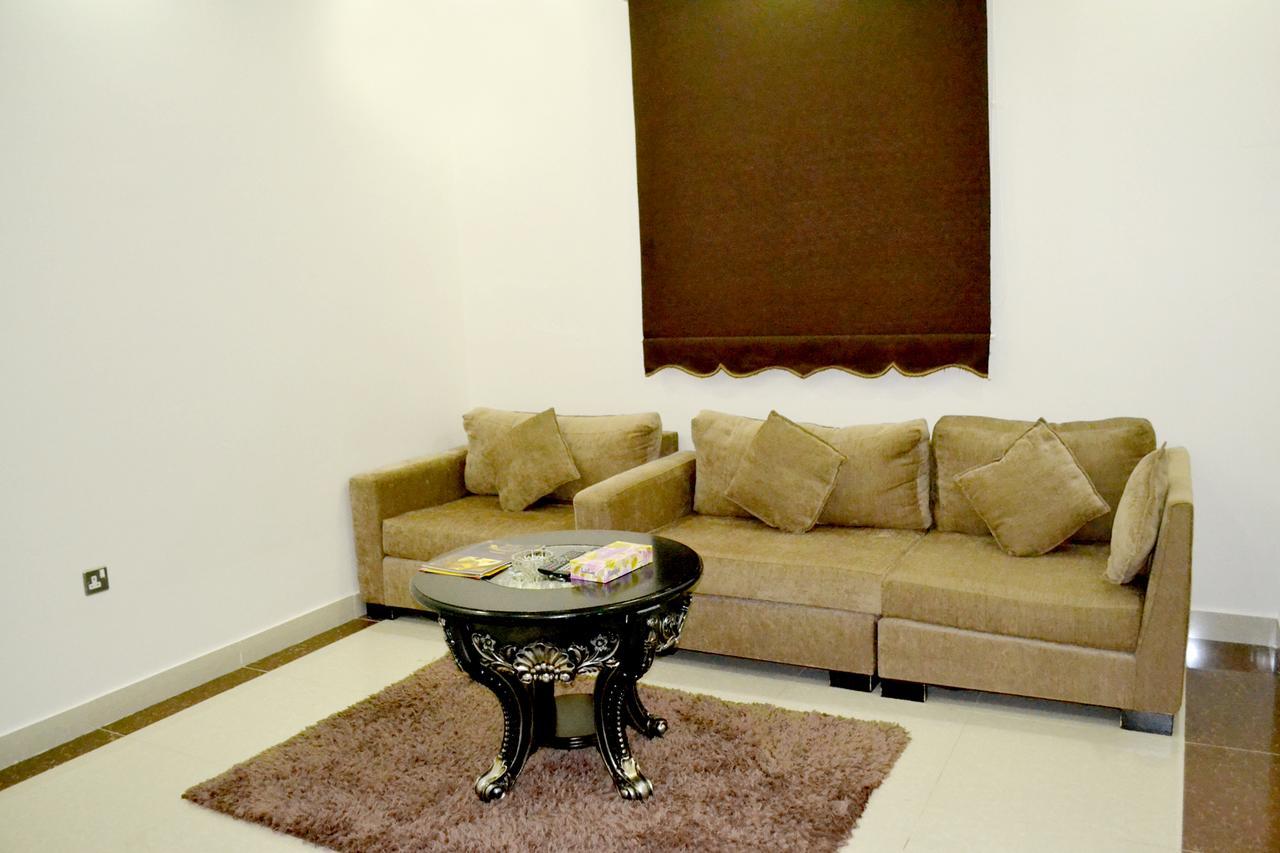 الخربوش للشقق المخدومة Hafar Al-Batin ภายนอก รูปภาพ